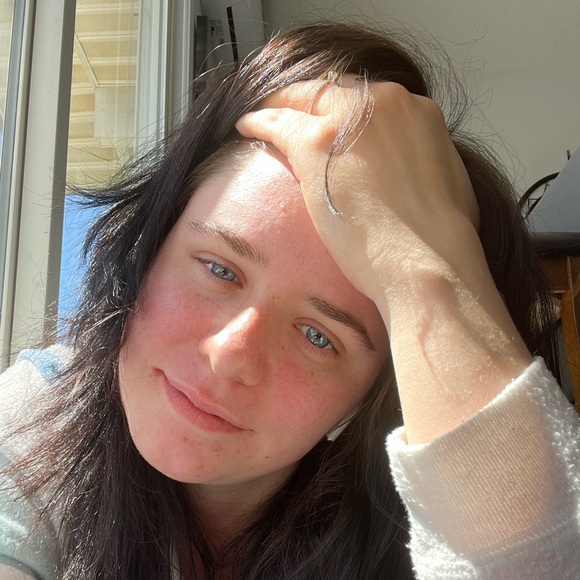 Meet your Posher, Nicole - Picture 1 of 1